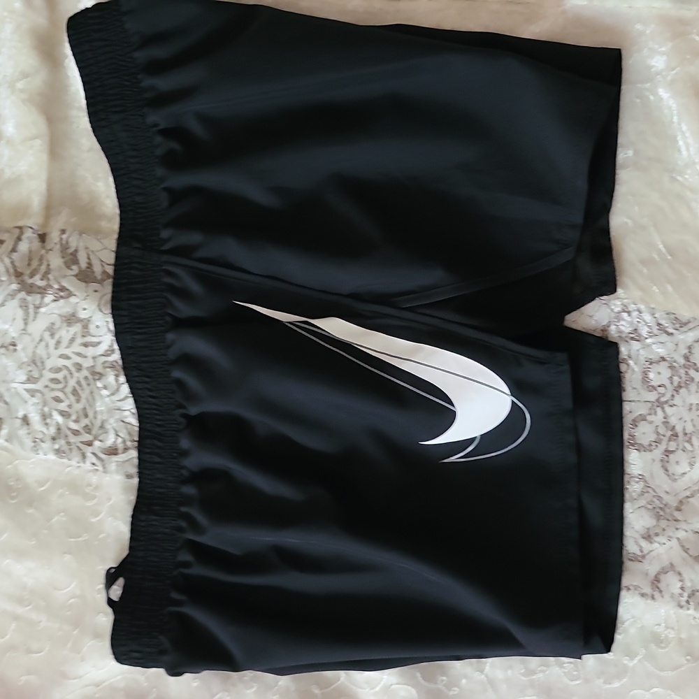 Nike XXL Swoosh Run Dri-FIT Shorts